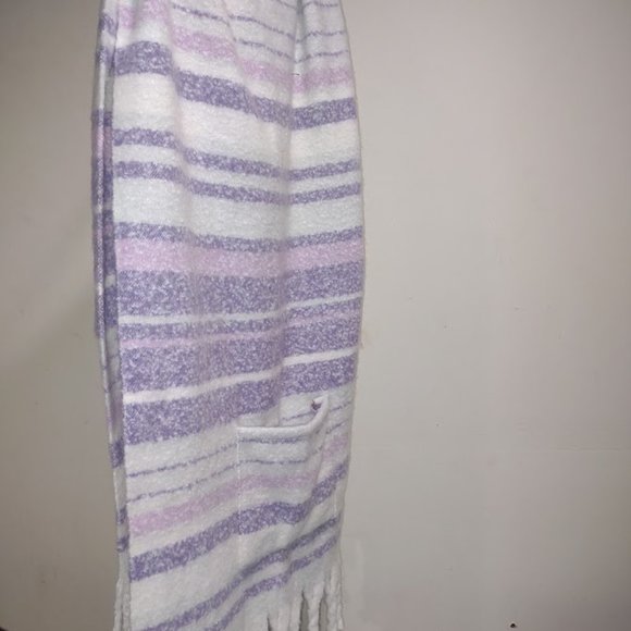TRUE CRAFT WHITE LAVENDAR PURPLE SUPER SOFT SHAWL/SCARF WITH POCKETS NWT - Picture 5 of 10